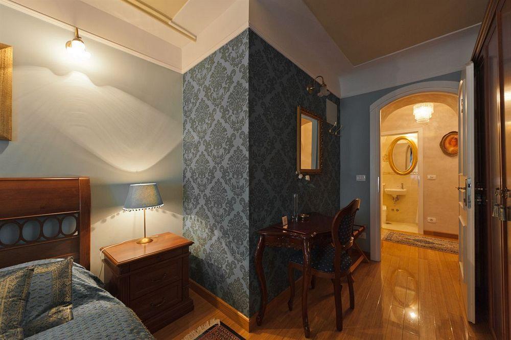 Allegro Hotel